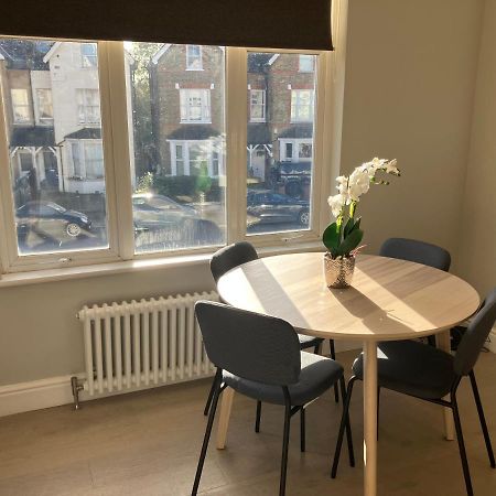 Apartament Splendid 2 Bed Flat With Private Terrace In Wimbledon - 2 The Queens Londyn Zewnętrze zdjęcie